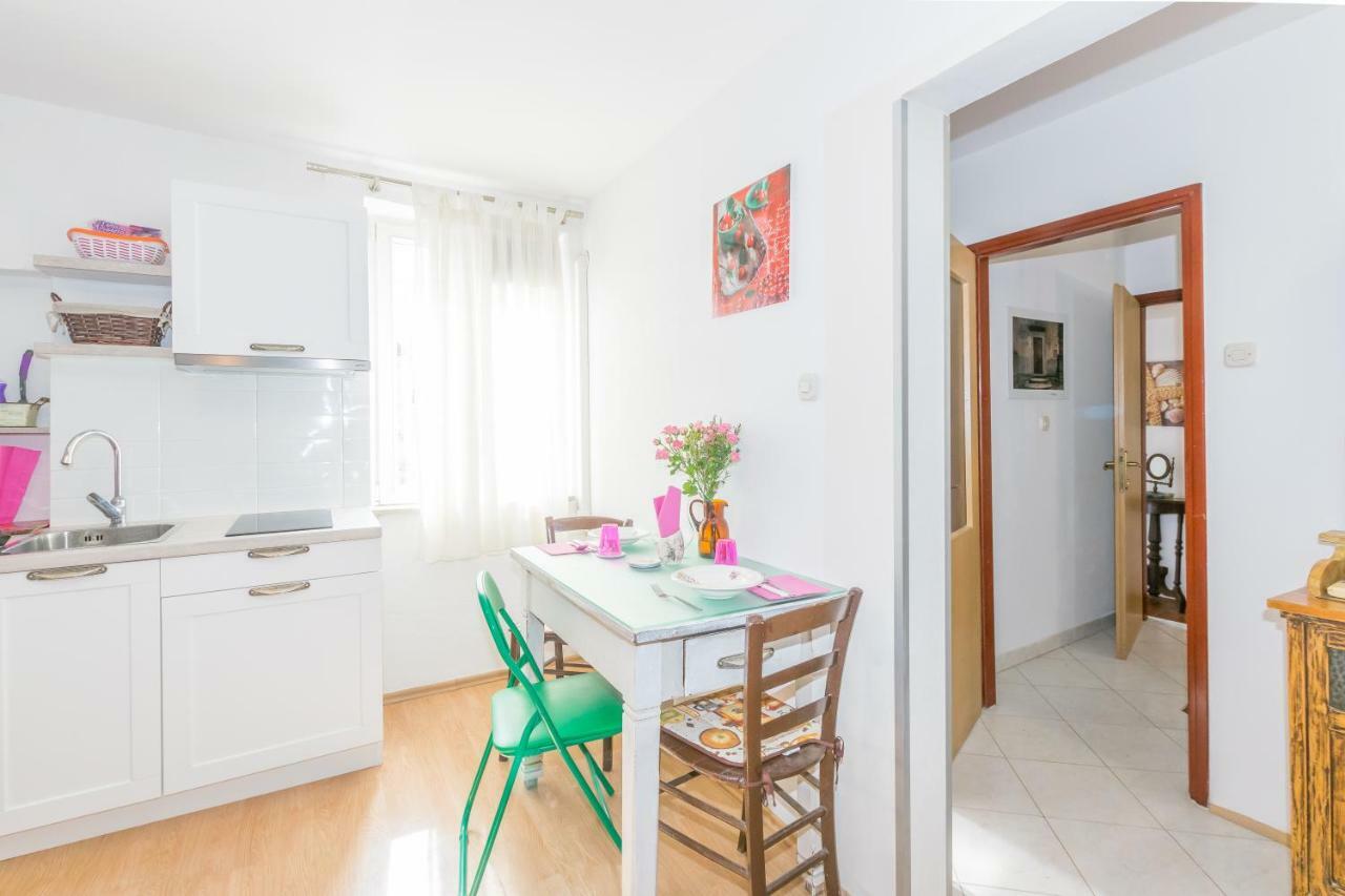 Beautiful Rustical Apt Ana In The Heart Of Ρόβινι Εξωτερικό φωτογραφία