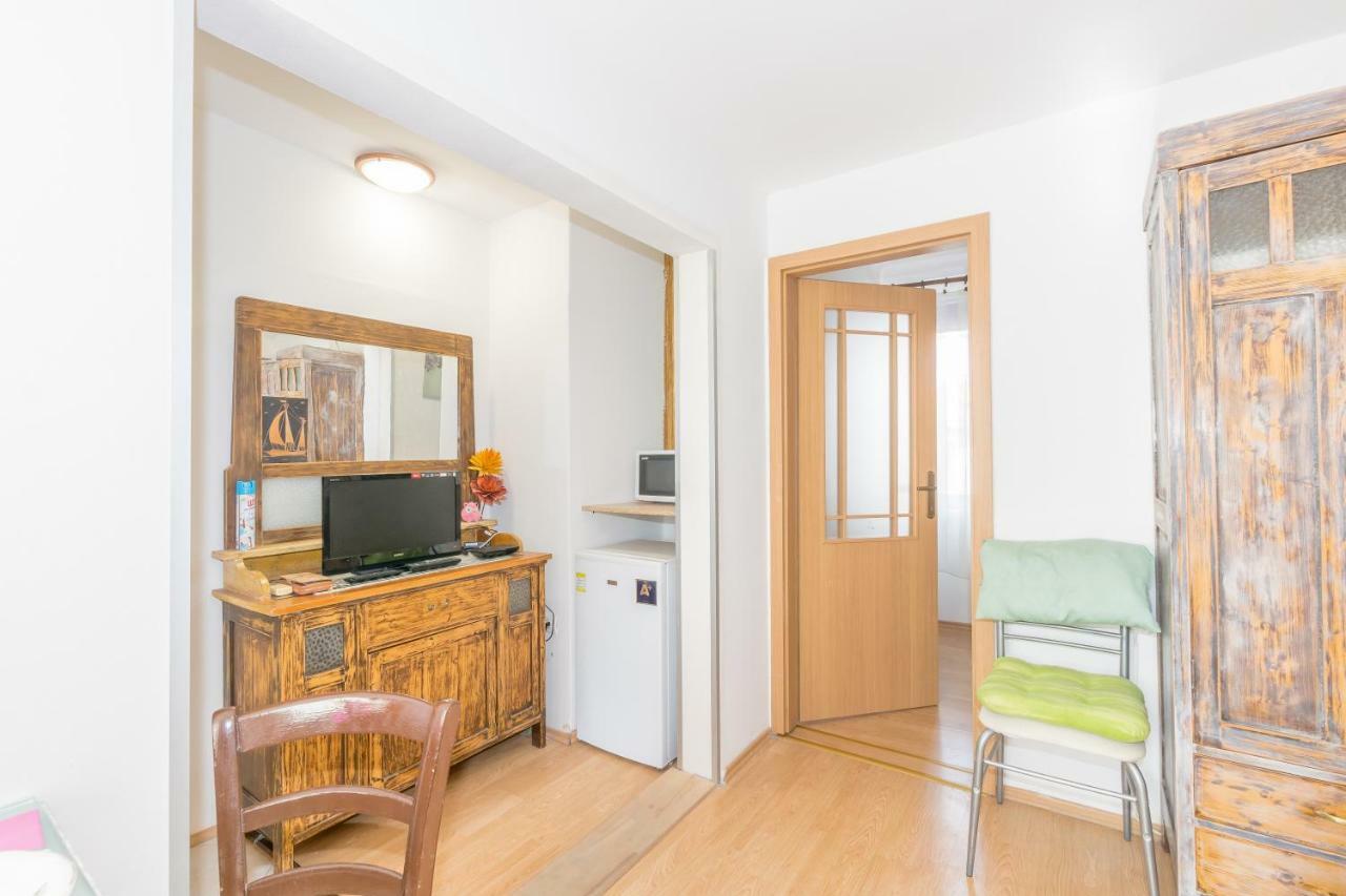 Beautiful Rustical Apt Ana In The Heart Of Ρόβινι Εξωτερικό φωτογραφία