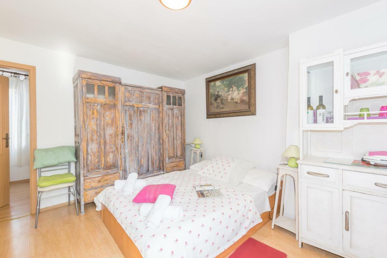 Beautiful Rustical Apt Ana In The Heart Of Ρόβινι Εξωτερικό φωτογραφία