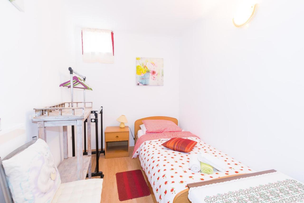 Beautiful Rustical Apt Ana In The Heart Of Ρόβινι Εξωτερικό φωτογραφία